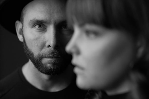 Eve_ja_Ossi_lowres_2022_kuva_Eetu_Linnankivi_2