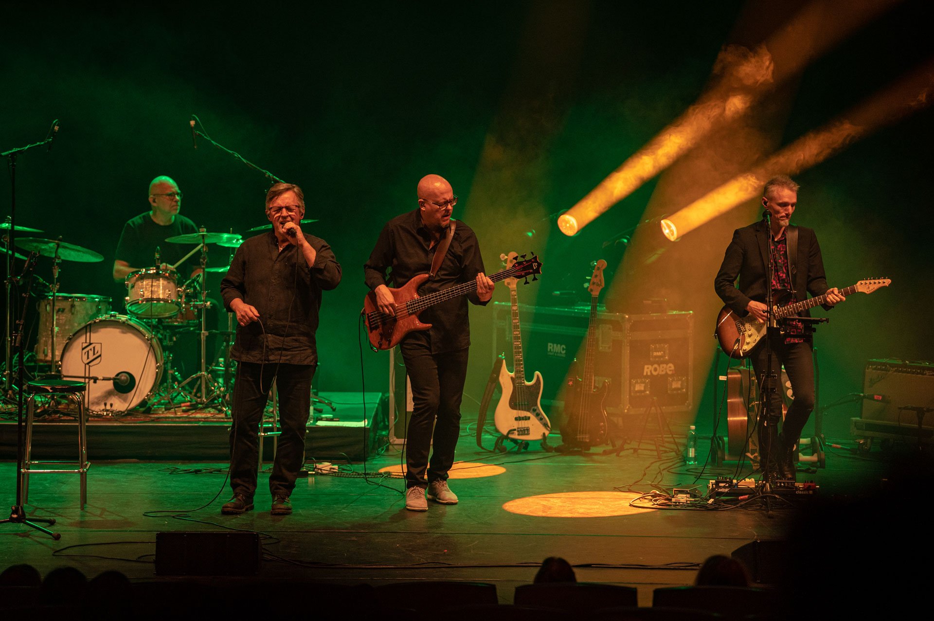 2022112221400049---large_1920