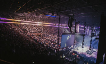 Ensimmäistä kertaa järjestetty Glow Festival myi Nokia Arenan loppuun