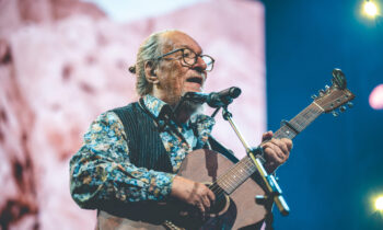 Gospelmusiikin pioneerille Jaakko Löytylle elämäntyöpalkinto Glow Festivalissa